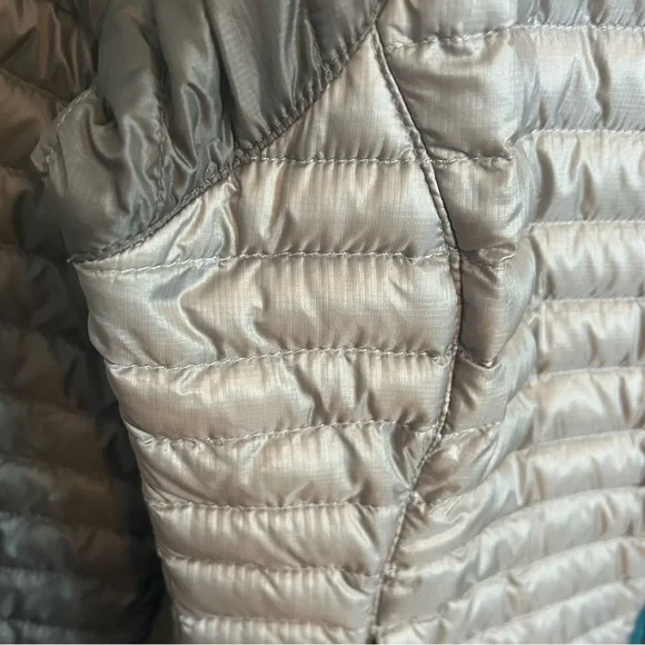 L.L. Bean Ultralight 850 Down Sweater Hooded Jacket - Sz XS - Picture 4 of 14